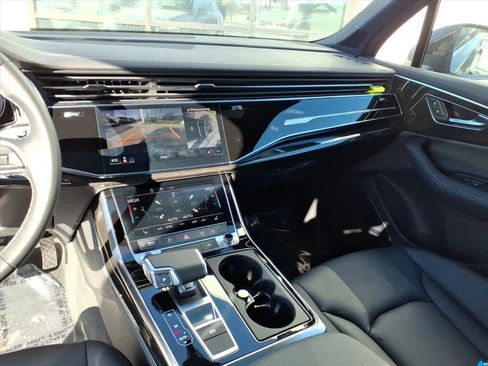 Used 2025 Audi Q7 3.0T Premium Plus image 14
