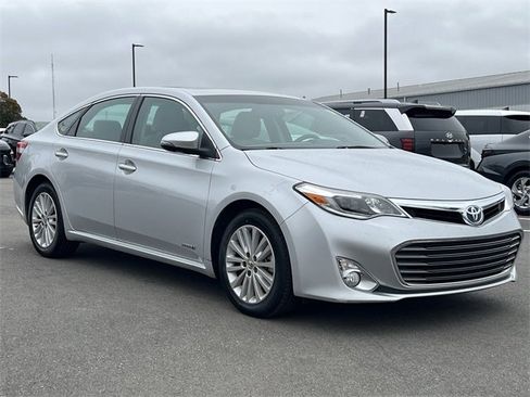 Used 2014 Toyota Avalon Limited image 40