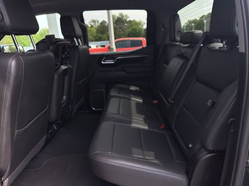 Used 2025 GMC Sierra 1500 SLT image 21