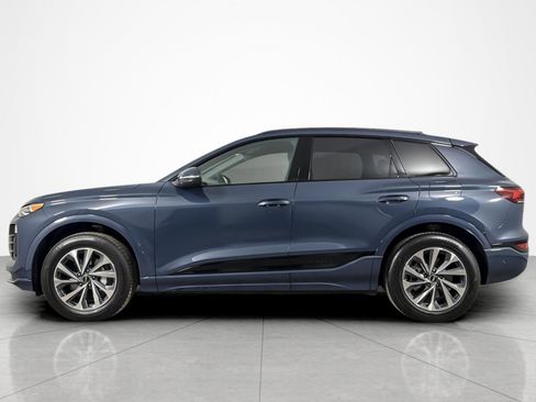 Used 2025 Audi Q6 e-tron Premium AWD/4WD image 2