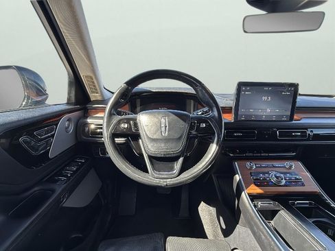 Used 2020 Lincoln Aviator Reserve w/ Equipment Group 202A image 13