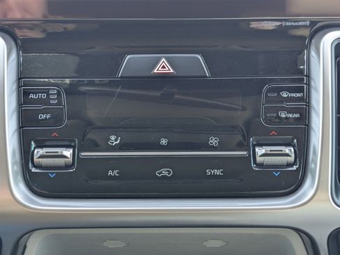 Certified 2022 Kia Sorento X-Line EX image 22