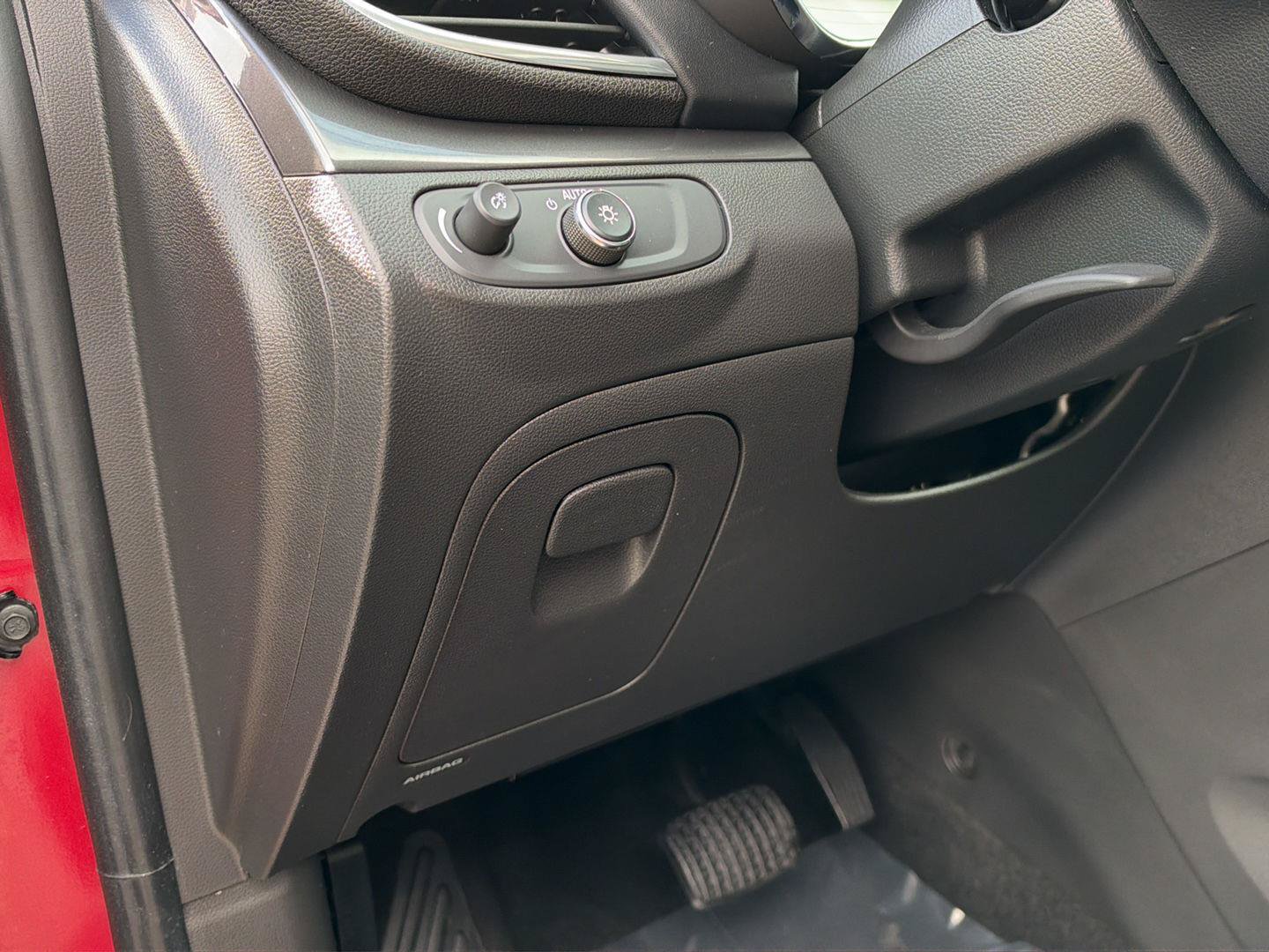 Used 2019 Buick Encore Preferred AWD/4WD image 9