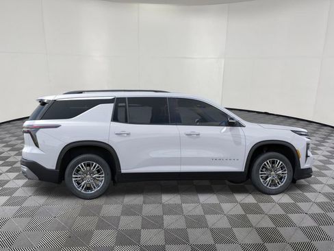 New 2026 Chevrolet Traverse LT w/ Driver Confidence Package image 5