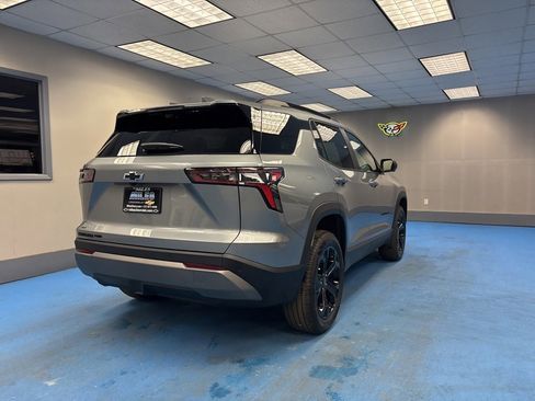 New 2026 Chevrolet Equinox LT w/ Convenience Package II image 2