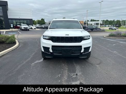 Used 2023 Jeep Grand Cherokee L Laredo AWD/4WD image 4