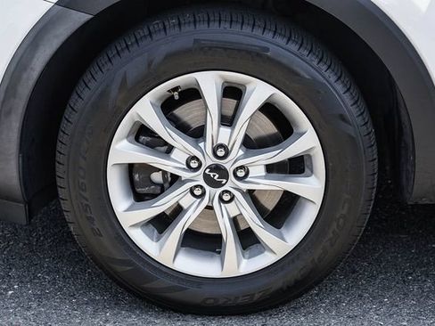 Used 2022 Kia Telluride LX FWD image 11