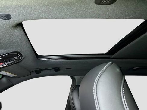 New 2025 Jeep Grand Cherokee L Limited w/ Luxury Tech Group II image 25