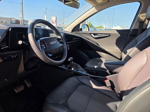 Certified 2023 Kia Niro EX Touring FWD image 9