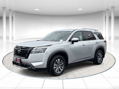 Certified 2025 Nissan Pathfinder SL w/ Black Appearance Package