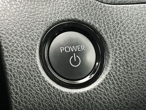Used 2025 Toyota Camry SE w/ Convenience Package FWD image 19