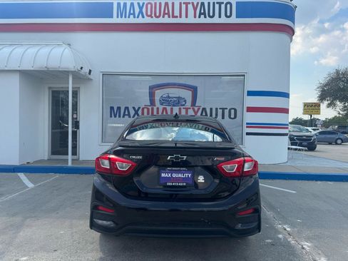 Used 2019 Chevrolet Cruze LT w/ Convenience Package image 24