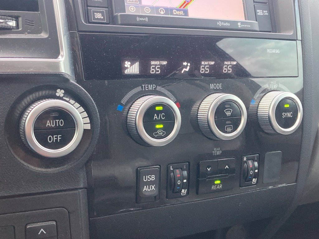 Used 2019 Toyota Sequoia Platinum RWD image 25