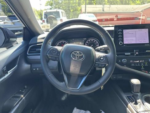 Used 2024 Toyota Camry SE AWD/4WD image 11