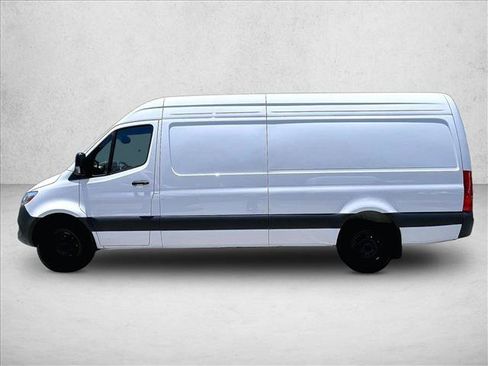 Used 2025 Mercedes-Benz Sprinter 2500 image 6