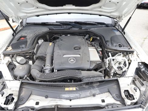 Used 2019 Mercedes-Benz E 300 4MATIC image 41