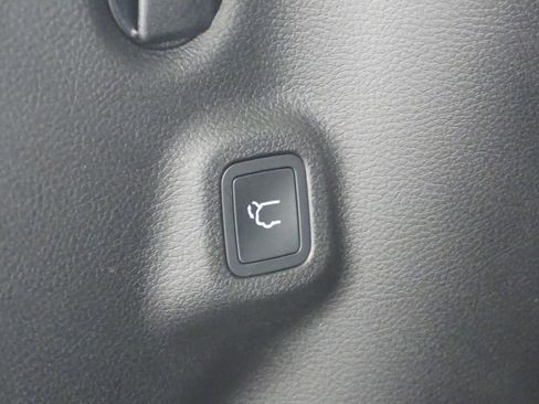 New 2026 Jeep Compass Limited image 25