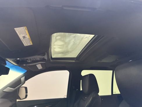 Used 2016 Cadillac Escalade Platinum image 40