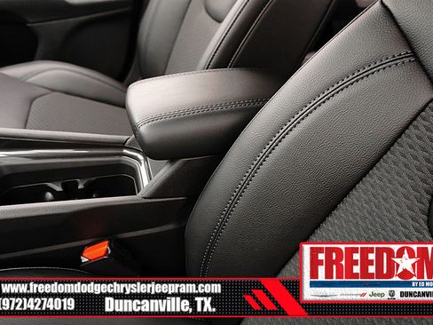 New 2026 Jeep Compass Latitude image 36