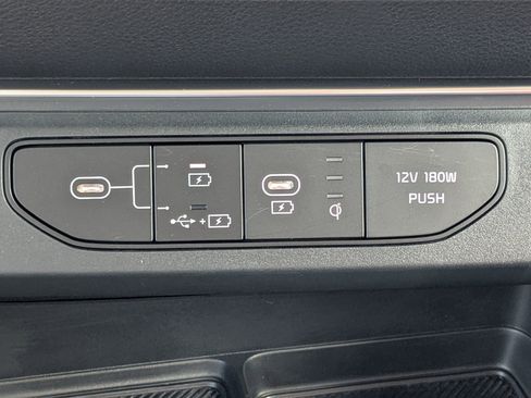 Certified 2025 Kia Carnival EX image 27