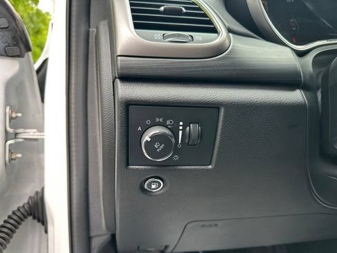 Used 2021 Jeep Grand Cherokee Laredo RWD image 22