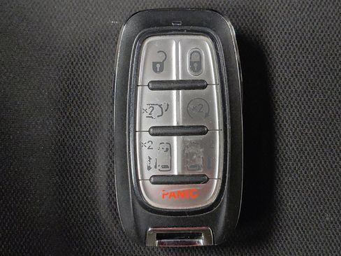 Used 2022 Chrysler Voyager LX FWD image 32