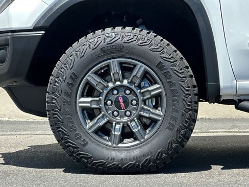 Used 2024 GMC Sierra 1500 AT4X image 26