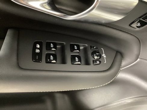 Used 2024 Volvo XC90 B6 Ultimate w/ Protection Package Premier image 19