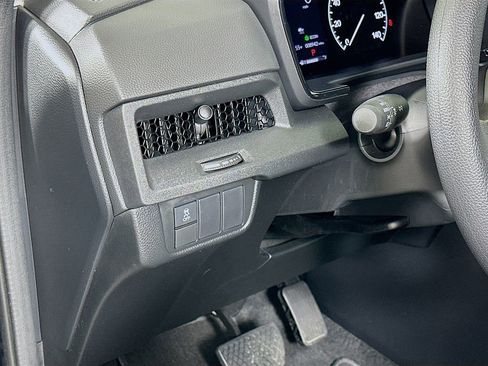 Certified 2025 Honda CR-V LX image 10