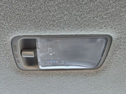 Used 2021 Nissan Kicks S FWD image 17