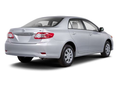 Used 2013 Toyota Corolla LE FWD image 2