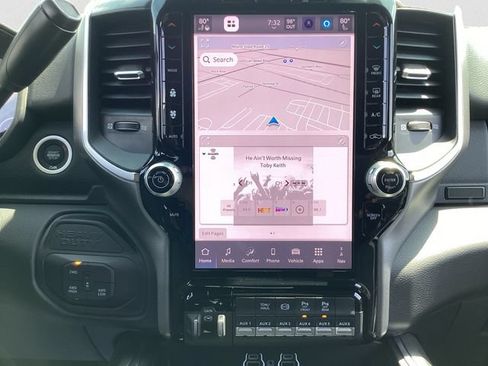 New 2026 RAM 2500 Big Horn AWD/4WD image 12