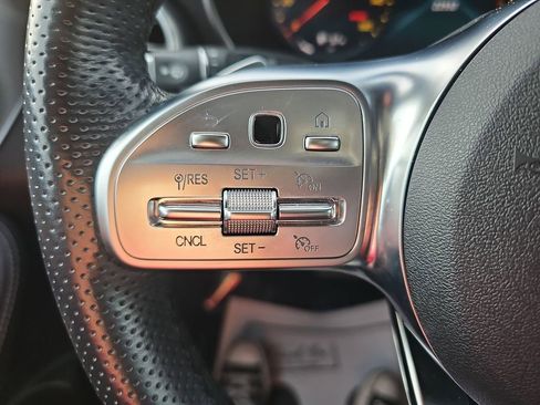 Used 2022 Mercedes-Benz GLC 300 image 22