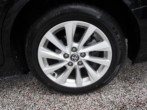 Used 2024 Toyota Camry LE w/ Convenience Package image 28