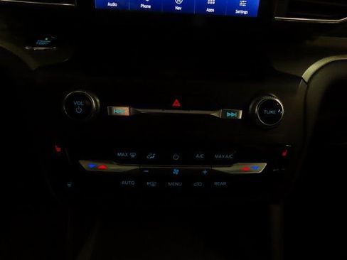 Used 2020 Ford Explorer XLT w/ Equipment Group 202A image 28