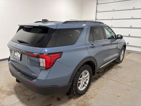 Used 2025 Ford Explorer Active image 4