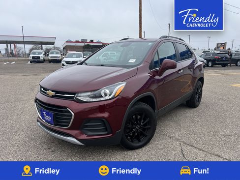 Used 2017 Chevrolet Trax LT w/ Driver Confidence Package image 1