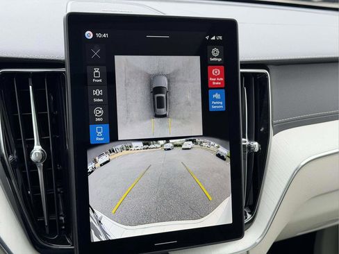 New 2026 Volvo XC60 B5 Ultra w/ Protection Package Premier AWD/4WD image 4