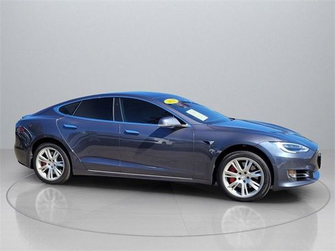 Used 2021 Tesla Model S Performance image 9