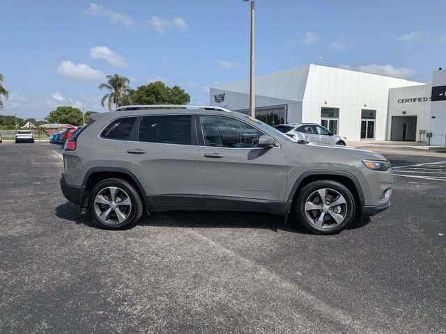 Used 2019 Jeep Cherokee Limited w/ Technology Group FWD image 3