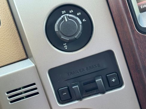 Used 2013 Ford F150 King Ranch w/ King Ranch Luxury Pkg image 27