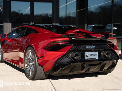 Used 2023 Lamborghini Huracan Tecnica image 14