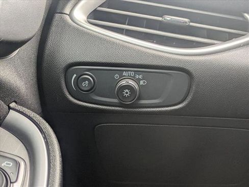 Used 2024 Chevrolet Malibu LT image 17