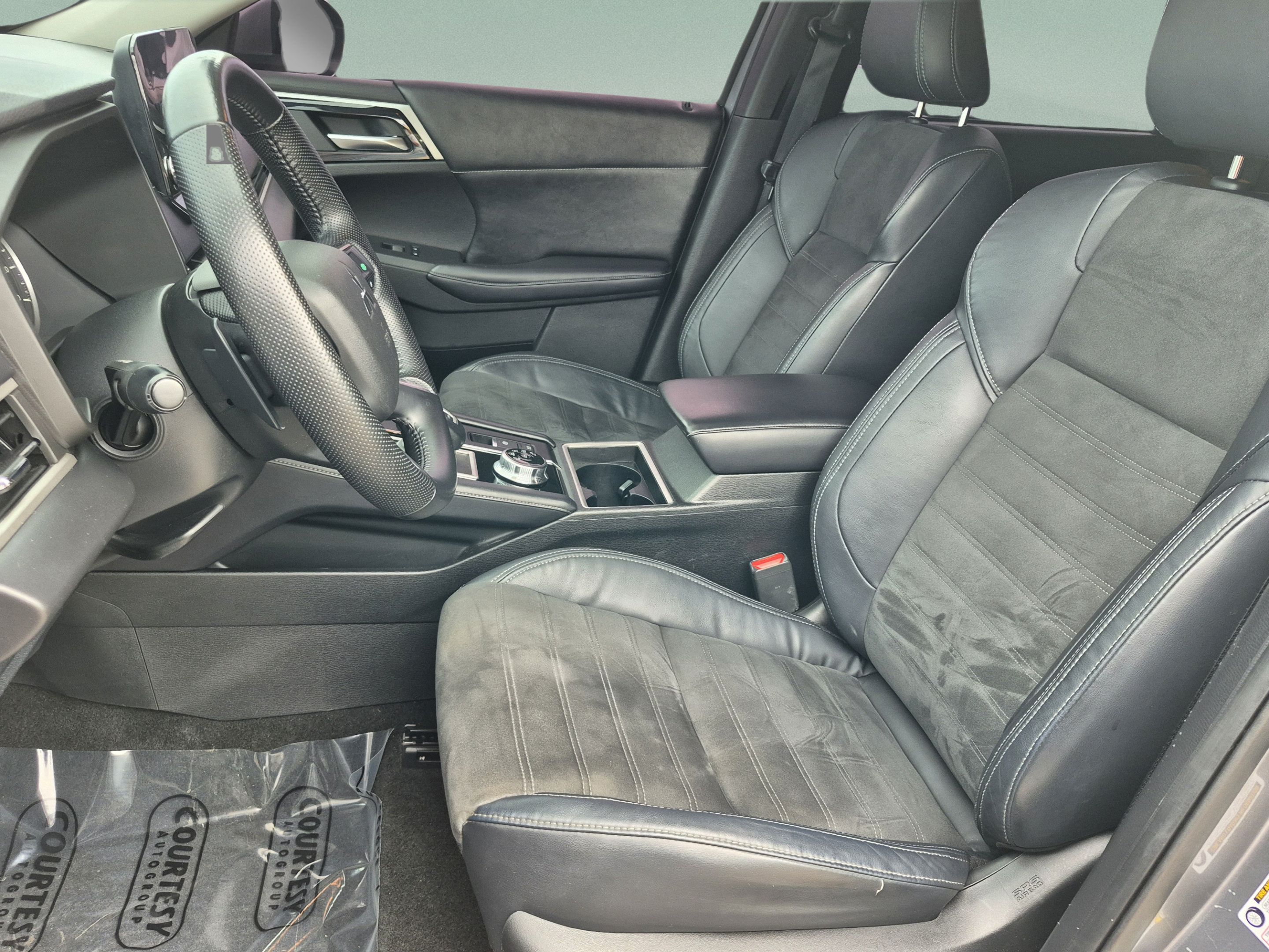Used 2022 Mitsubishi Outlander SE FWD image 19