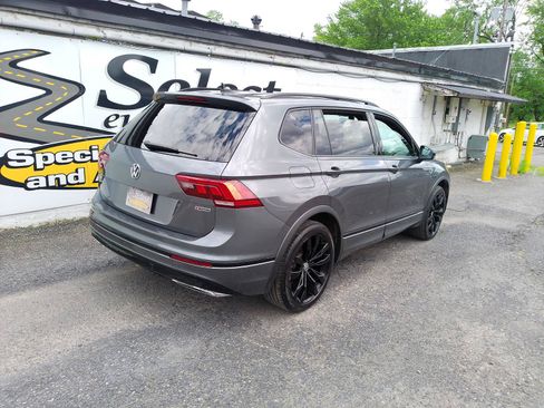 Used 2021 Volkswagen Tiguan SE R-Line AWD/4WD image 3