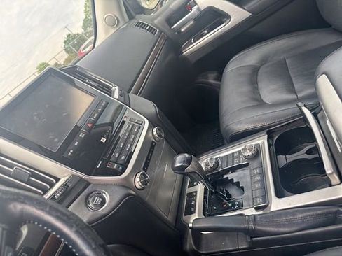 Used 2016 Toyota Land Cruiser AWD/4WD image 25