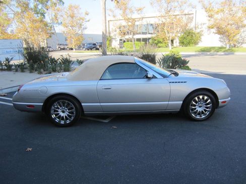 Used 2004 Ford Thunderbird Deluxe image 2
