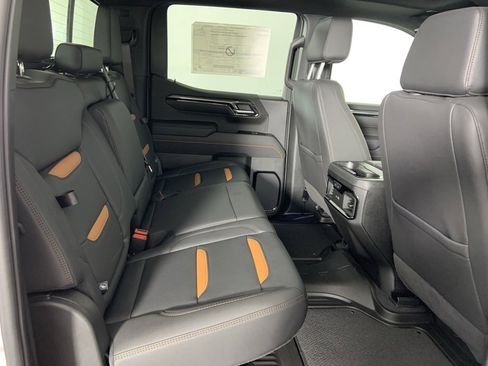 Used 2025 GMC Sierra 1500 AT4 w/ AT4 Premium Package image 22