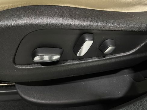 Used 2017 Cadillac XT5 Luxury image 19