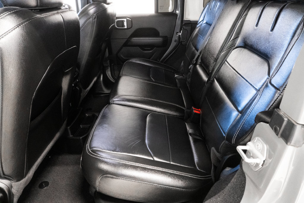 Used 2021 Jeep Wrangler Unlimited Sahara w/ Cold Weather Group AWD/4WD image 13